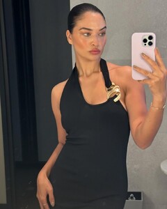 shaninamshaik_412610008_350581114338822_5098821523281600679_n.jpg