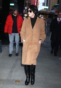 shannen-doherty-arrives-at-good-morning-america-in-new-york-12-06-2023-3.jpg