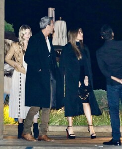 sofia-vergara-on-a-dinner-date-with-justin-saliman-a-nobu-in-beverly-hills-12-23-2023-2.jpg