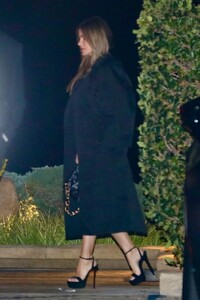 sofia-vergara-on-a-dinner-date-with-justin-saliman-a-nobu-in-beverly-hills-12-23-2023-5.jpg