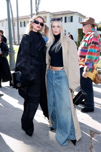 stella-maxwell-arrives-at-balenciaga-fall-24-show-in-los-angeles-12-02-2023-1.jpg