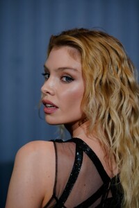 stella-maxwell-at-fontainebleau-las-vegas-grand-opening-party-in-las-vegas-12-13-2023-3.thumb.jpg.fccd4781fed43a6444ef15806e1f4002.jpg