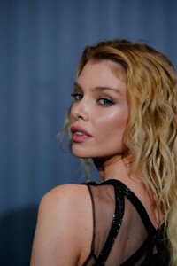 stella-maxwell-at-fontainebleau-las-vegas-grand-opening-party-in-las-vegas-12-13-2023-4.jpg