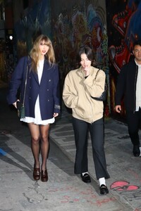 taylor-swift-out-for-dinner-with-a-friend-after-returning-from-south-america-11-13-2023-4.jpg