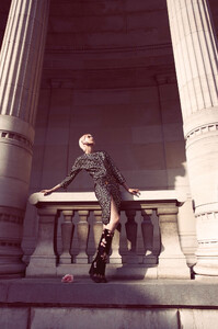 vogue-china-july-2015_xiao-wen-ju-by-camilla-akrans_(8).thumb.jpg.40dd0fe737b16161aea211e728c2078e.jpg
