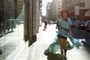 vogue-japan-march-2016_valery-kaufman-by-camilla-akrans_(5).thumb.jpg.a158107a60ef390e3b02a2c1c608e796.jpg