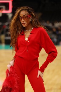 winnie-harlow-at-washington-wizards-vs-orlando-game-at-capital-one-arena-in-washington-d.c.-12-26-2023-1.jpg