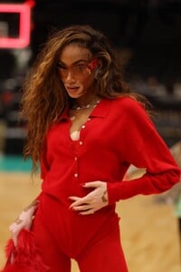 winnie-harlow-at-washington-wizards-vs-orlando-game-at-capital-one-arena-in-washington-d.c.-12-26-2023-3.jpg