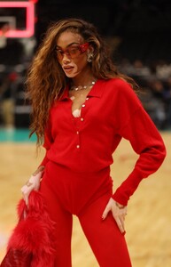 winnie-harlow-at-washington-wizards-vs-orlando-game-at-capital-one-arena-in-washington-d.c.-12-26-2023-5.jpg