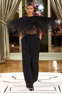 00002-schiaparelli-spring-2024-ready-to-wear-credit-gorunway.webp