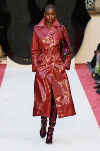 00005-bally-fall-2023-ready-to-wear-credit-gorunway.thumb.jpg.c25e122b1ac2a07f0774096cda0c34ce.jpg