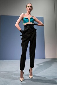 00006-jean-paul-gaultier-spring-2023-couture-gorunway.thumb.jpg.b9fa5d3d8f13e6b98daeaaac625e3098.jpg