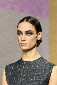 00007-christian-dior-spring-2023-couture-credit-gounway.thumb.jpg.6c4badd75e963ff3ec652ba758bf1a8b.jpg