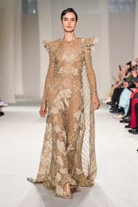 00020-elie-saab-spring-2023-couture-gorunway.thumb.jpg.685e7025951e364e5ffad6e7095ff44b.jpg