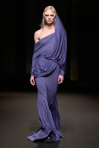 00022-altuzarra-fall-2023-ready-to-wear-credit-gorunway.thumb.jpg.1dfcccfe95c85d560263b1540761411b.jpg