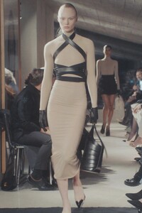 00025-alaia-fall-2023-ready-to-wear-credit-brand.thumb.jpg.7bddb647da010bbd9530ac19ae03a2ec.jpg