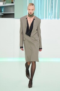 00029-boss-fall-2023-ready-to-wear-credit-gorunway.thumb.jpg.a2e600ce3dce7b14d572832aa21f2fb9.jpg