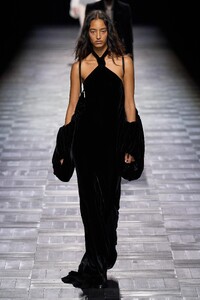 00032-ann-demeulemeester-fall-2023-ready-to-wear-credit-gorunway.thumb.jpg.fdb40de077ce0636510b39a696de753a.jpg