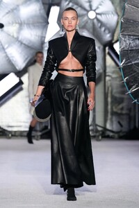 00035-brandon-maxwell-fall-2023-ready-to-wear-credit-brand.thumb.jpg.b34b0ed3f82d7a04d1e42cda4000127c.jpg