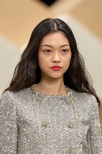 00035-chanel-spring-2023-couture-detail-gorunway.thumb.jpg.8126366820e1954c976a60c13db93808.jpg