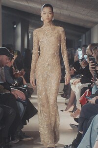 00036-alaia-fall-2023-ready-to-wear-credit-brand.thumb.jpg.d533012d6910ee4f3cdc1dde5e5d8f25.jpg