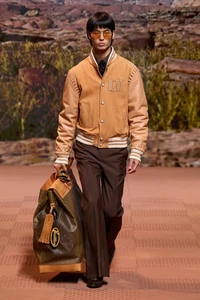 00036-louis-vuitton-fall-2024-menswear-credit-gorunway.thumb.webp.136397b49153deb384cdf4ab4a8dca9a.webp