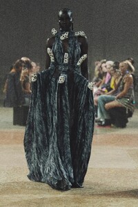 00037-area-fall-2023-ready-to-wear-and-couture-Credit-brand.thumb.jpg.3f1f7a76dc3b4bb02935eccb673788b9.jpg