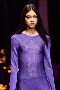 00048-versace-spring-2023-ready-to-wear-details-credit-gorunway.thumb.jpg.5025d873ca3cb1dc8bdc70f56a0a9b66.jpg