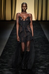 00055-alberta-ferretti-fall-2023-ready-to-wear-credit-gorunway.thumb.jpg.39c261e6f255f6e437ea1c16feac13b0.jpg