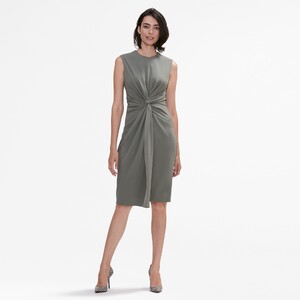 142_taylor_dress_moss_front_027.jpg