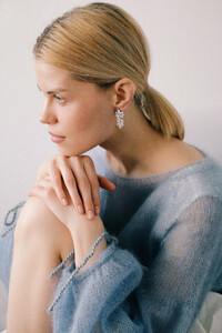 18-elsa-main-book.jpg