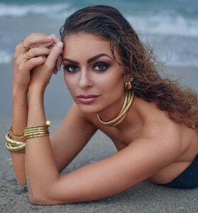 [2024.01.10] elizabethpipko_417979458_1039149294014173_7385106837714553744_n.jpg