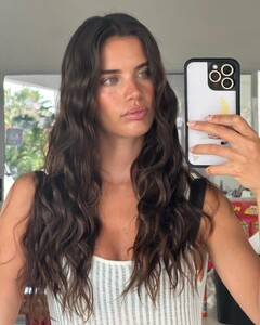 [2024.01.10] sarasampaio_418477989_18413917999058288_7306836893382858391_n.jpg