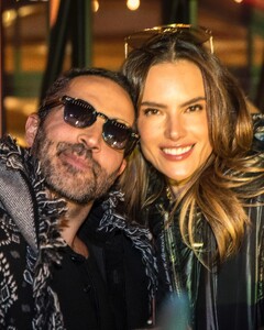 [2024.01.14] alessandraambrosio_418499227_18411755305000670_6043657091885728671_n.jpg