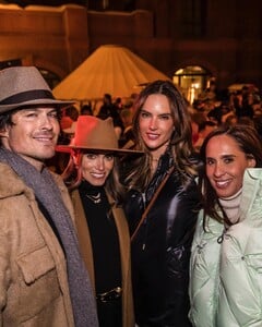 [2024.01.14] alessandraambrosio_418505318_18411755272000670_7508090674873409254_n.jpg