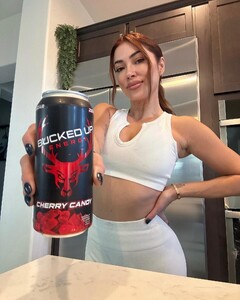 [2024.01.16] ariannyceleste_420027476_18412853560023607_6435658989297431459_n.jpg