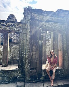 [2024.01.25] alessandraambrosio_422278216_18413744566000670_1279496644774817281_n.jpg