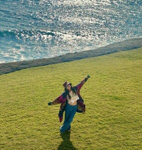 [2024.01.25] victoriajustice_422146516_1118013436227102_5517857344375999835_n.jpg