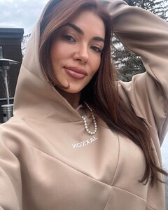 [2024.01.26] ariannyceleste_423672056_18414647446023607_1649523351129757058_n.jpg