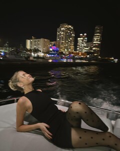 [2024.01.01] hannahg11_414479316_1816648032128728_5921756259736719263_n.jpg