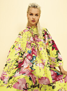 3853510e-43-gina-gorgeous-spring-2023.thumb.jpg.f3366d4678830fb891679df124851738.jpg