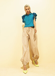 38c667d6-32-gina-gorgeous-spring-2023.thumb.jpg.6bda9a1ac11ac04bc19f8d86fca638ce.jpg