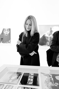 440049112_dianna-agron-02.jpg