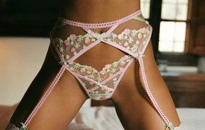 4 image_cceed731-b9c0-48cc-9ad1-2d2f5fd5ce4f.webp