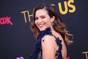 52656295_picturepub_mandymoore_26sep2017_thisisus-2.jpg