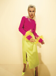 5dae02b8-60-gina-gorgeous-spring-2023.thumb.jpg.9c0e05e0e9c2ba60474c63b4fde3b9af.jpg