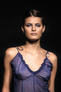 AlessandroDellAcqua2001WomenRTW62.thumb.jpg.bf4ab9f4ade8c47317246c1ee2d59a84.jpg