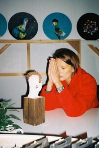 Alexis-Olin-700x9999.thumb.jpg.f9f628ba026b91933ce92efa04205867.jpg