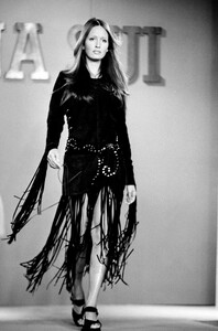 Anna-Sui-FW-92-2.thumb.jpg.914ac555c7212787abedc7f1893ca8d3.jpg