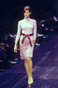 BCBG2001WomenRTW11.thumb.jpg.900559029847069035d50e78ce1c57b2.jpg